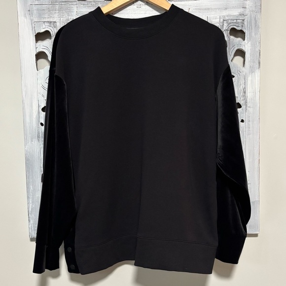 Athleta Retroplush Black Velvet Side Snap Pullover Fleece Crewneck Sweatshirt - Picture 2 of 9